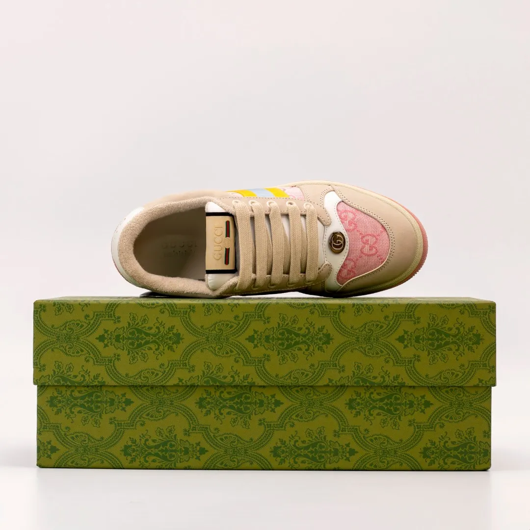 Factory price 580 [Higher version] GUCCI casual sports distressed small dirty shoes, polished cowhide fabric, hand-made distressed effect!  Original terry cloth, delicate, soft, comfortable and breathable. Privately molded steel-stamped two-color original TPU outsole (lower layer is wider, upper layer is narrower) to differentiate the wrong version of the outsole in the market. Fabric, material, outsole, detail comparison SIZE: 34-41, 38-45 regular size (women's 34, 41, men's 38, 45 customized, non-returnable and non-exchangeable) (women's colors and men's models need to be customized)